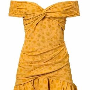 Goodnight macaroon “Yvette” off the shoulder